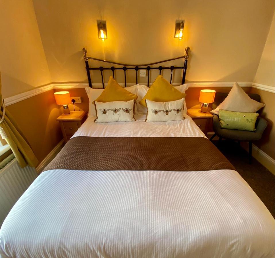 Sunny Bank Guest House Тенби Стая снимка